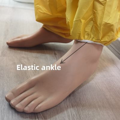Traje de protección de color amarillo desechable con resistencia a sustancias químicas 175*140cm PP PE