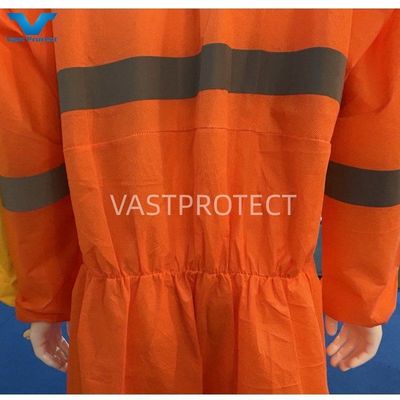 56GSM SMS Tyvek Tipo de protección industrial 5 6 Trajes con muestra de tipo reflectante