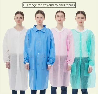 Industrial desechable de tejido no tejido de PP SMS Microporous Tyvek Lab Coat con collar de camiseta Snaps